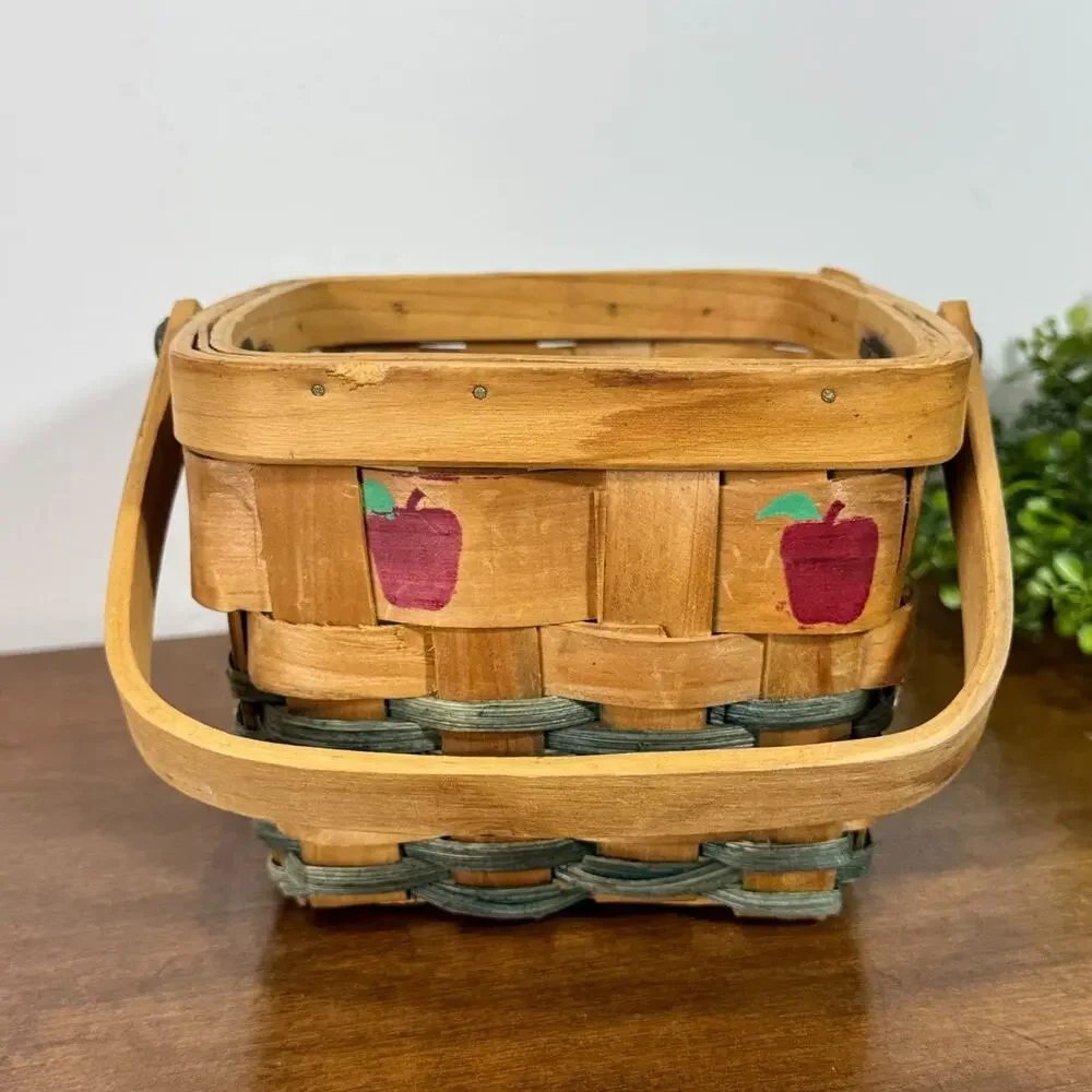 Woven Basket with Apple Print Decor 4.5